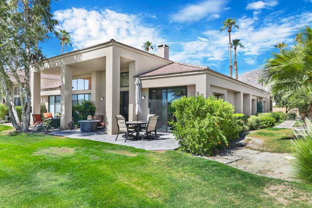54914 Oaktree, La Quinta, CA 92253