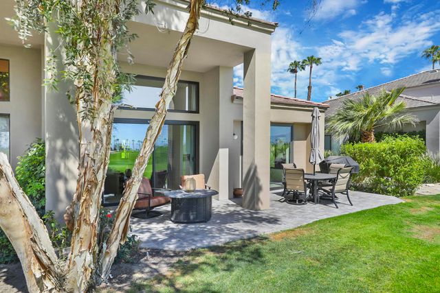 54914 Oaktree, La Quinta, CA 92253