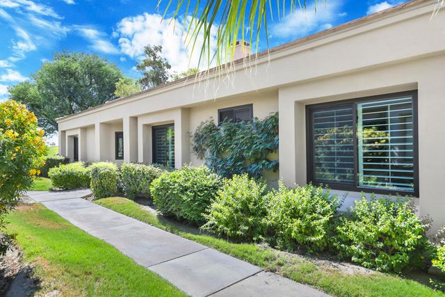54914 Oaktree, La Quinta, CA 92253