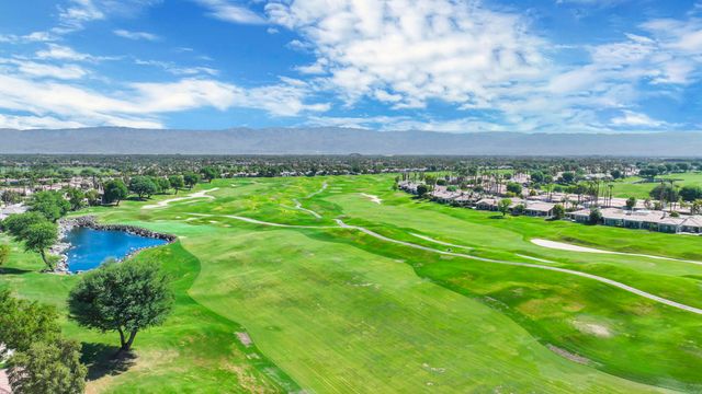 54914 Oaktree, La Quinta, CA 92253