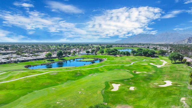 54914 Oaktree, La Quinta, CA 92253