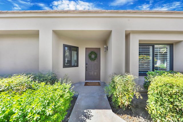 54914 Oaktree, La Quinta, CA 92253