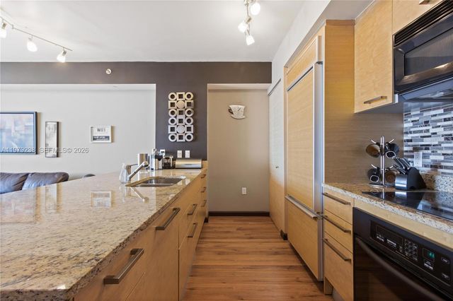 1830 S Ocean Dr 2105, Hallandale Beach, FL 33009