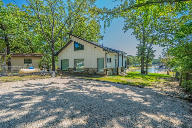 136 Deer Park Loop, Mabank, TX 75156