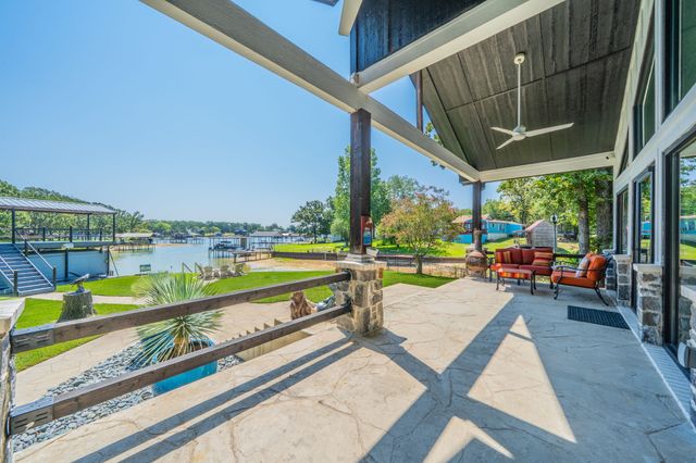 136 Deer Park Loop, Mabank, TX 75156