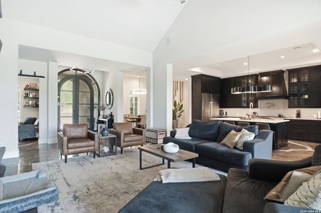 2928 Rustlers TRL, San Antonio, TX 78245