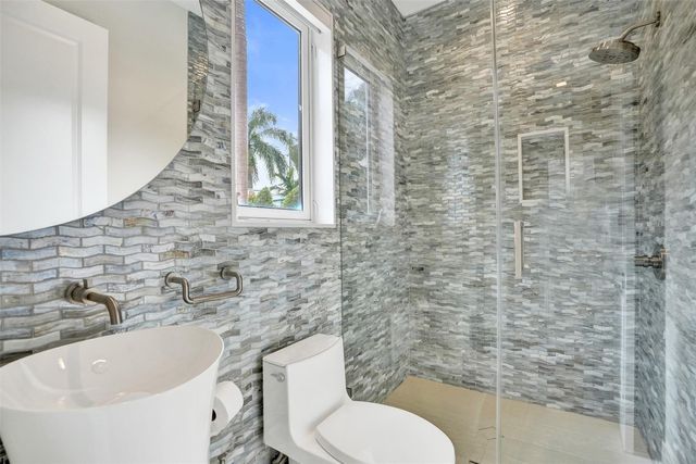 904 Ponce De Leon Drive, Fort Lauderdale, FL 33316