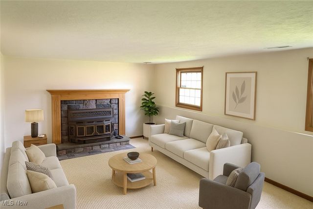 8471 Henry Street, Navarre, OH 44662