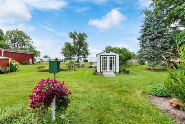 8471 Henry Street, Navarre, OH 44662