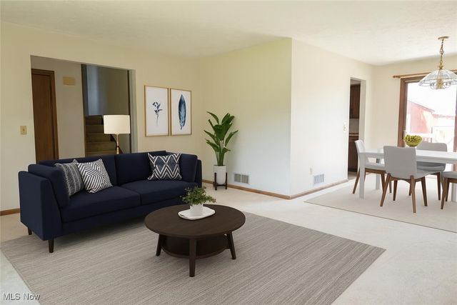 8471 Henry Street, Navarre, OH 44662