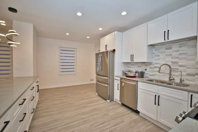 4616 N Kostner Avenue, Chicago, IL 60630