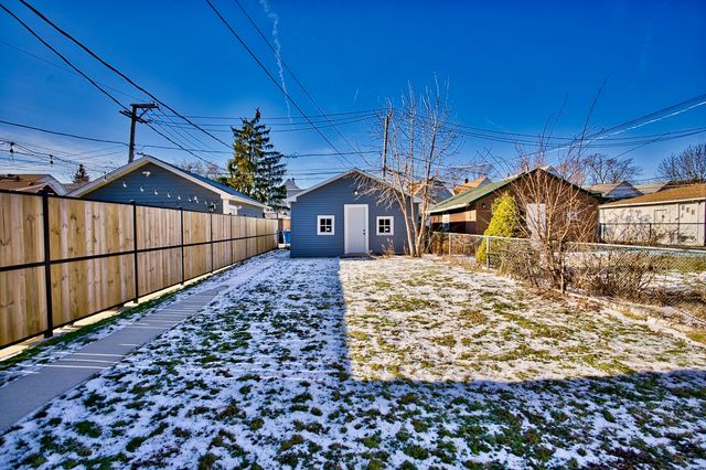 4616 N Kostner Avenue, Chicago, IL 60630