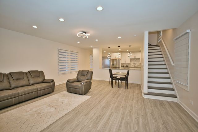 4616 N Kostner Avenue, Chicago, IL 60630