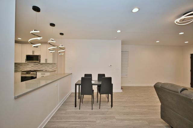 4616 N Kostner Avenue, Chicago, IL 60630