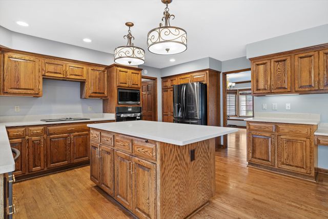 1825 Derrin LANE, Brookfield, WI 53045