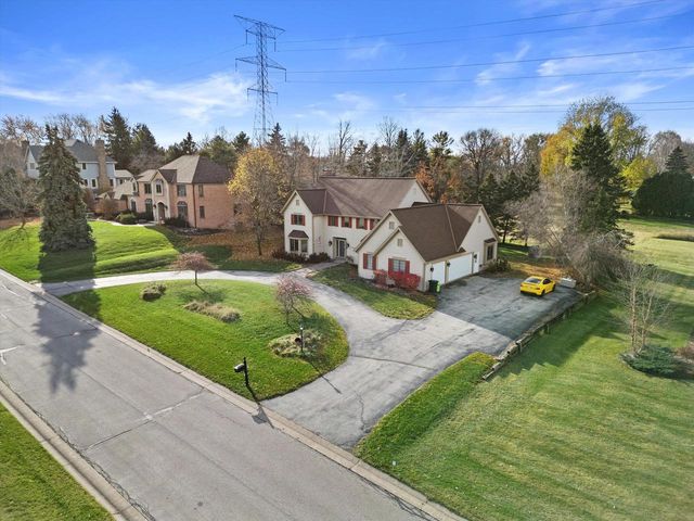 1825 Derrin LANE, Brookfield, WI 53045