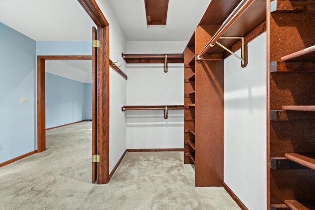 1825 Derrin LANE, Brookfield, WI 53045