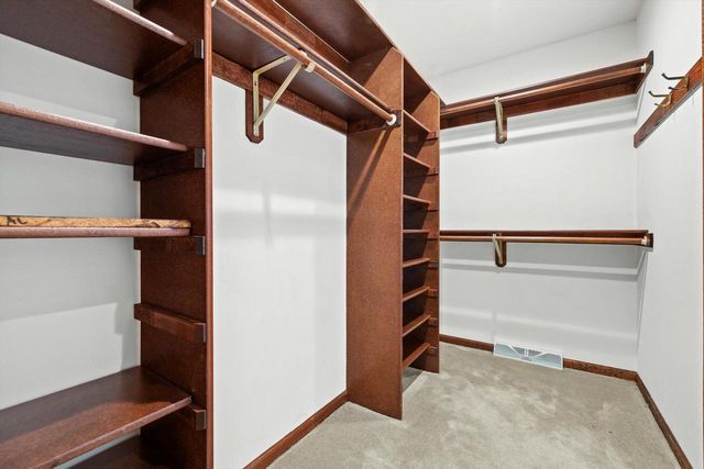 1825 Derrin LANE, Brookfield, WI 53045