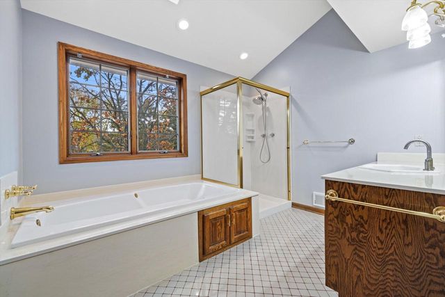 1825 Derrin LANE, Brookfield, WI 53045