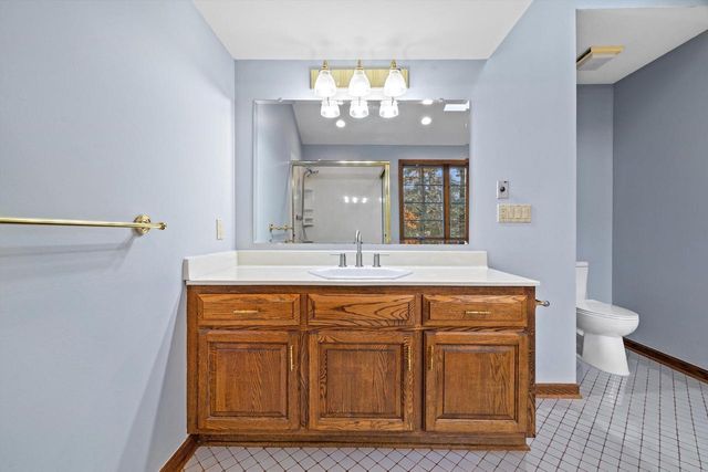 1825 Derrin LANE, Brookfield, WI 53045