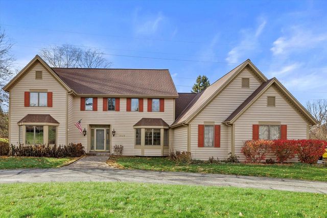 1825 Derrin LANE, Brookfield, WI 53045