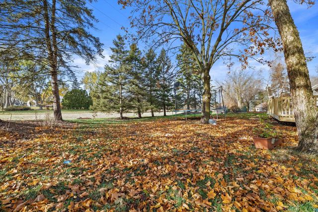 1825 Derrin LANE, Brookfield, WI 53045