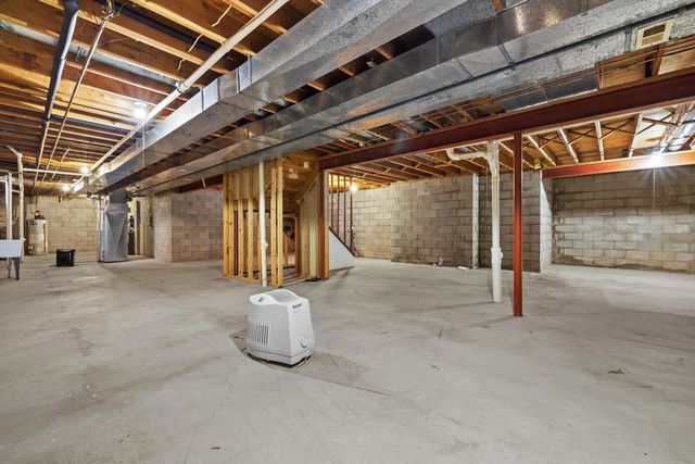 1825 Derrin LANE, Brookfield, WI 53045