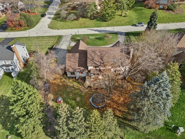 1825 Derrin LANE, Brookfield, WI 53045