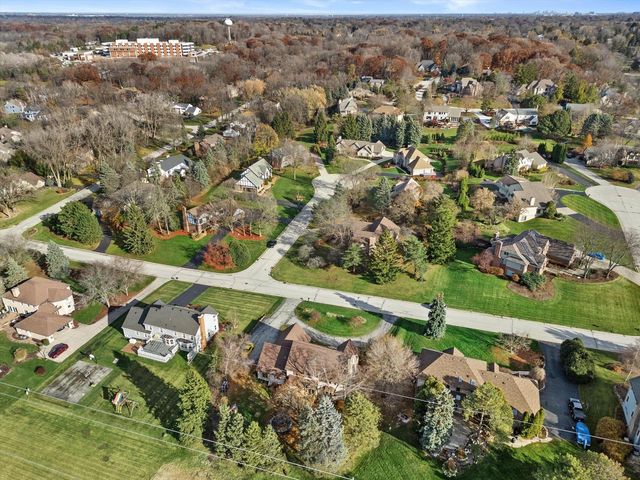 1825 Derrin LANE, Brookfield, WI 53045