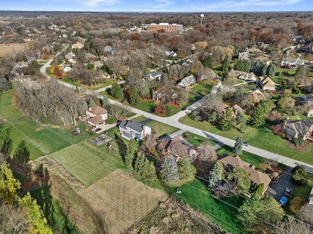 1825 Derrin LANE, Brookfield, WI 53045