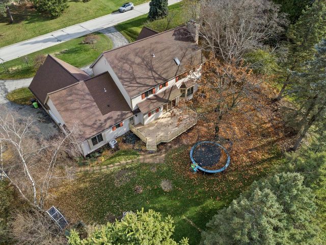 1825 Derrin LANE, Brookfield, WI 53045