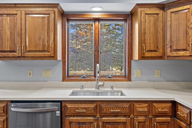 1825 Derrin LANE, Brookfield, WI 53045