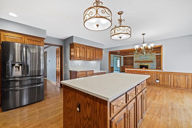 1825 Derrin LANE, Brookfield, WI 53045