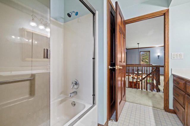 1825 Derrin LANE, Brookfield, WI 53045