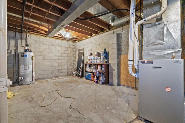 1825 Derrin LANE, Brookfield, WI 53045