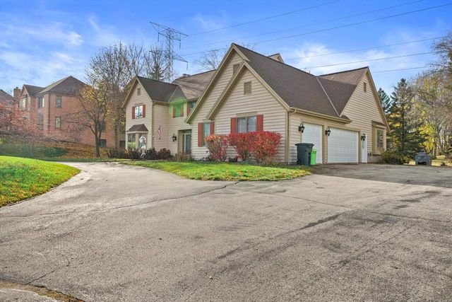 1825 Derrin LANE, Brookfield, WI 53045