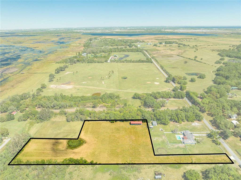 Image 5 of property listing at XXXX CHEROKEE RD, St Cloud, FL 34772