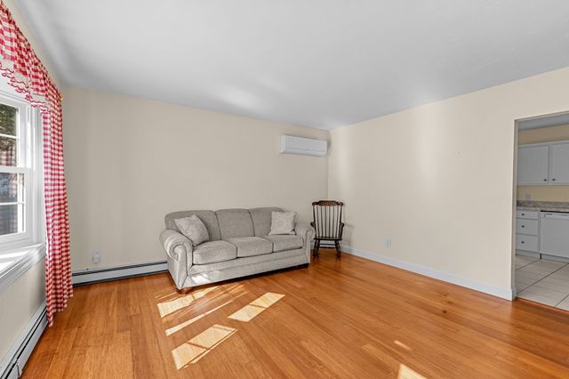 5 Freight House, Bourne, MA 02561