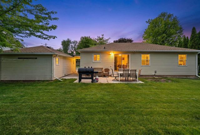 841 SHEBOYGAN STREET, Menasha, WI 54952