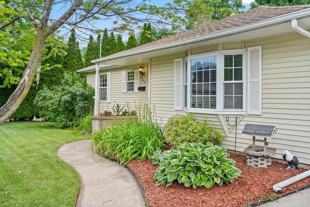 841 SHEBOYGAN STREET, Menasha, WI 54952