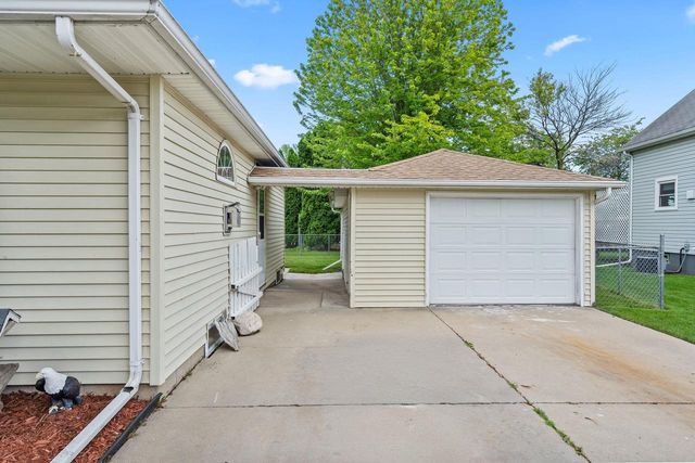841 SHEBOYGAN STREET, Menasha, WI 54952