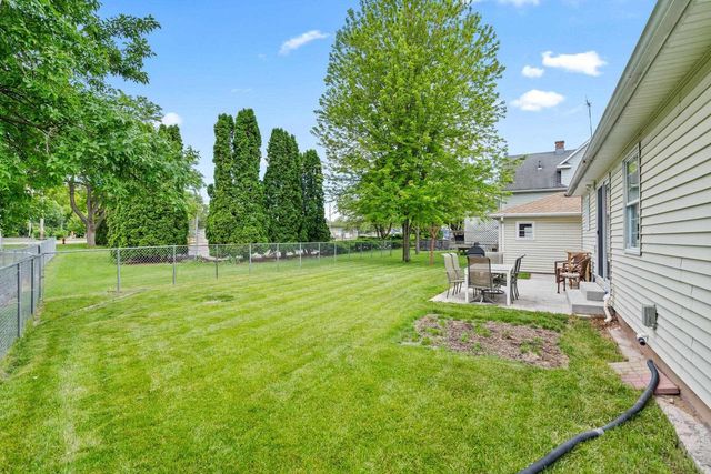 841 SHEBOYGAN STREET, Menasha, WI 54952