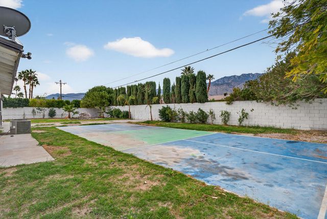 2251 N San Gorgonio Road, Palm Springs, CA 92262