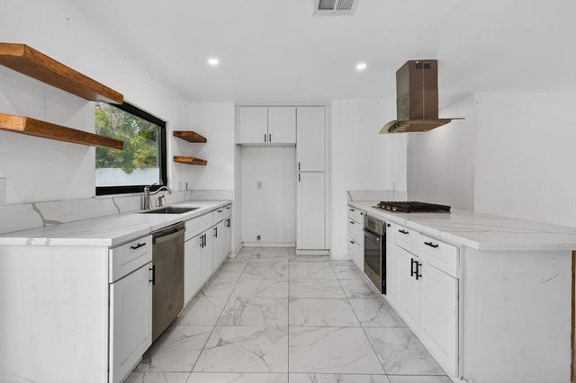 2251 N San Gorgonio Road, Palm Springs, CA 92262