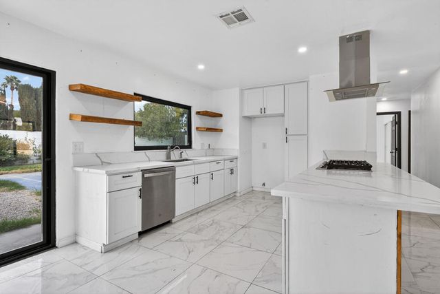 2251 N San Gorgonio Road, Palm Springs, CA 92262