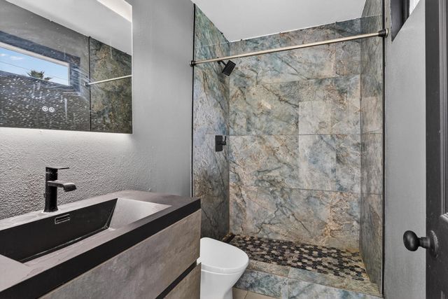 2251 N San Gorgonio Road, Palm Springs, CA 92262