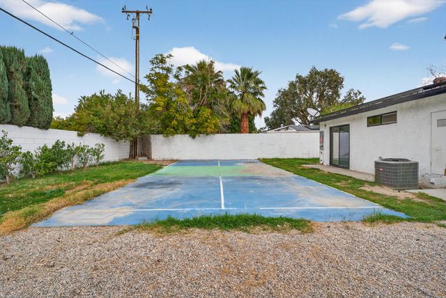 2251 N San Gorgonio Road, Palm Springs, CA 92262