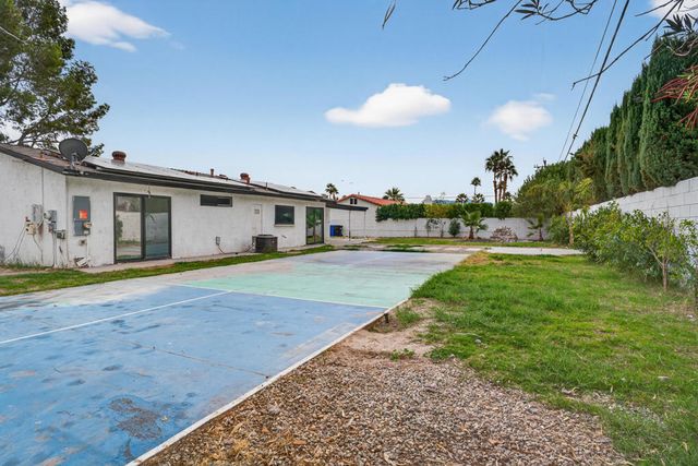 2251 N San Gorgonio Road, Palm Springs, CA 92262