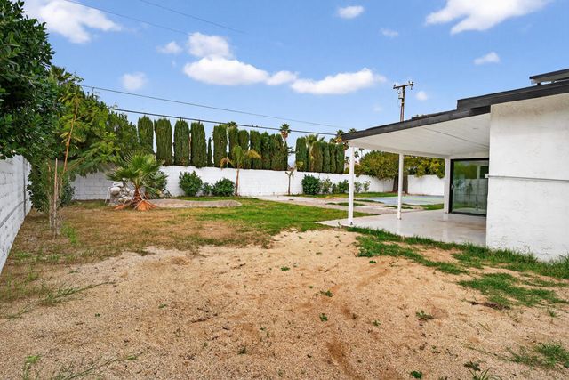 2251 N San Gorgonio Road, Palm Springs, CA 92262