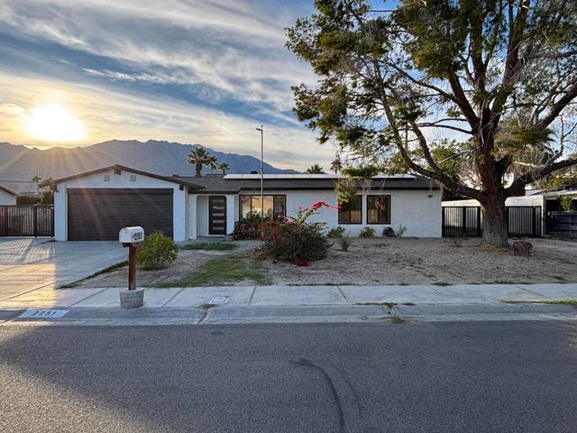 2251 N San Gorgonio Road, Palm Springs, CA 92262